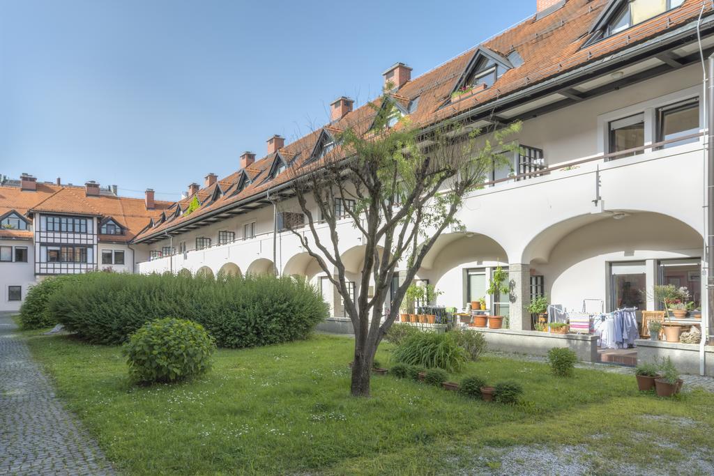 Apartments Fine Ziherlova Ljubljana Rom bilde